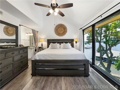 Lake of the Ozarks Living at Its Finest. Breathtaking lake views - photo 43