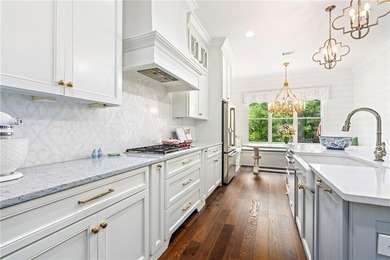 Experience refined golf course living in this stunning - photo 8