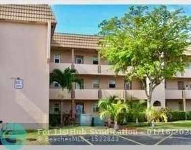 Lake Condo For Sale in Sunrise, Florida