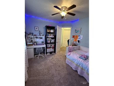 Welcome to 273 W. Snake River Ave in Glenns Ferry, Idaho - a