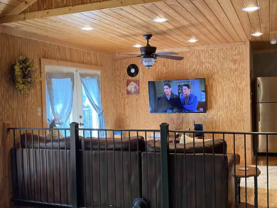 Unique Lakehouse & Creek-Front Retreat - photo 13