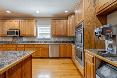 Welcome to this custom built 2006 home at 98 Etowah Ridge in - photo 31