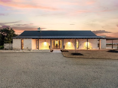 Luxury ranch estate on 50 acres inside the gated 9,000 acre - photo 4