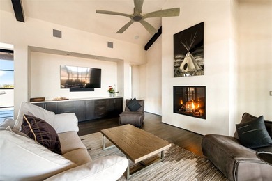 Luxury ranch estate on 50 acres inside the gated 9,000 acre - photo 8