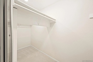 DETACHED Mira Mesa townhome w/ 2,035 sq ft of multi-level living - photo 11