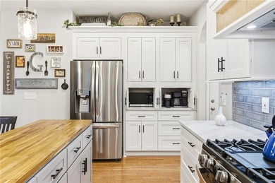 PRICED UNDER APPRAISED VALUE. Welcome to 1122 Flagstone Way in