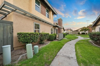 DETACHED Mira Mesa townhome w/ 2,035 sq ft of multi-level living - photo 29