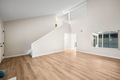 DETACHED Mira Mesa townhome w/ 2,035 sq ft of multi-level living - photo 32