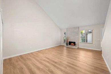 DETACHED Mira Mesa townhome w/ 2,035 sq ft of multi-level living - photo 33