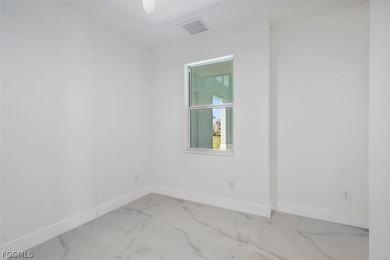 Experience the ultimate Florida lifestyle at 1105 SE 38th St, a - photo 34