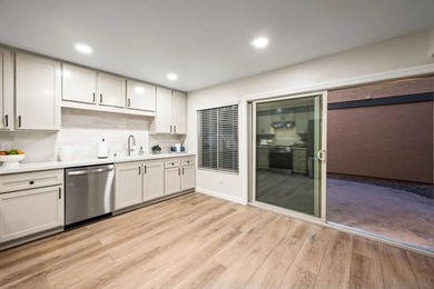 DETACHED Mira Mesa townhome w/ 2,035 sq ft of multi-level living - photo 35