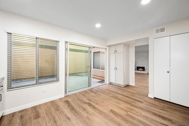 DETACHED Mira Mesa townhome w/ 2,035 sq ft of multi-level living - photo 36
