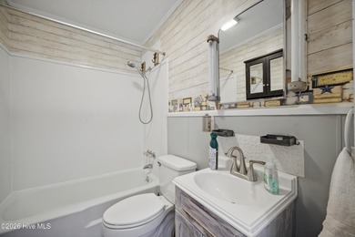 This well-maintained 3-bedroom, 1-bath home offers the perfect - photo 6