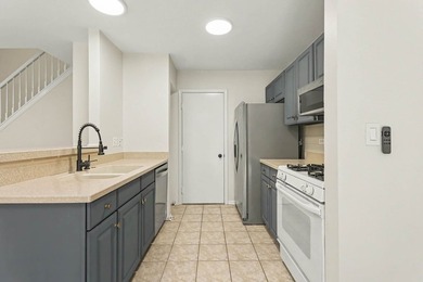 Welcome to 360 Golfview Ct-where everyday life feels calmer - photo 6