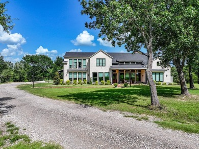 Unrivaled Lakefront Living-A Serene Estate Nestled Along the - photo 2