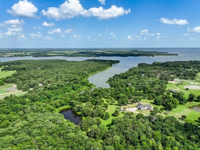 Unrivaled Lakefront Living-A Serene Estate Nestled Along the - photo 3