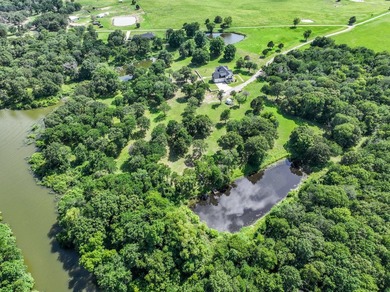 Unrivaled Lakefront Living-A Serene Estate Nestled Along the - photo 4