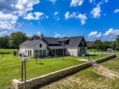 Unrivaled Lakefront Living-A Serene Estate Nestled Along the - photo 7