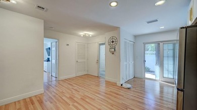 STUNNING CORNER VILLA!! in the highly desirable Canary Palm Club - photo 14