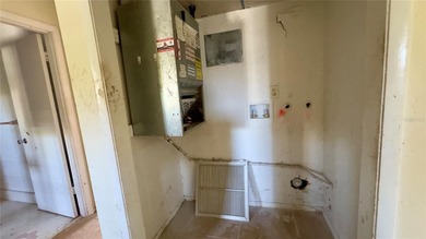 A clean slate ready for your vision and personal touches! Cash - photo 15