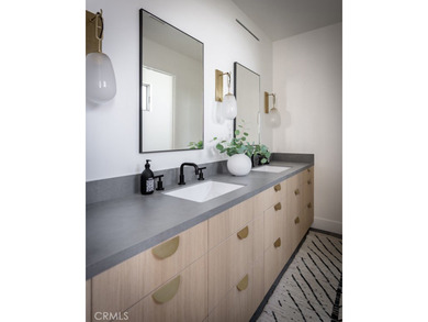 Stunning fully furnished luxury lease featuring a 2 bedroom, 2.5 - photo 17