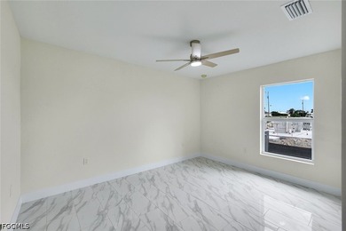 Nueva y hermosa casa FRENTE AL AGUA, de 4 habitaciones y 3 banos - photo 18