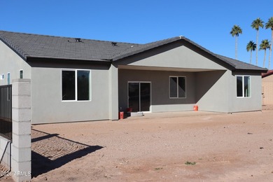 Brand-new lakefront home in Arizona City offering 4 bedrooms, 2 - photo 21