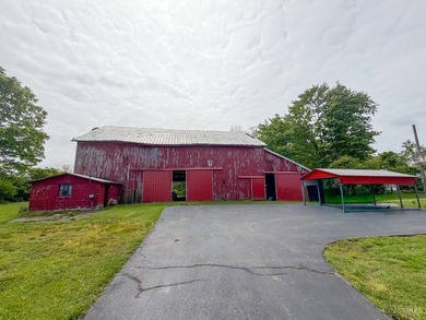 Set on 3+ private acres with a beautiful tree-lined backdrop - photo 21
