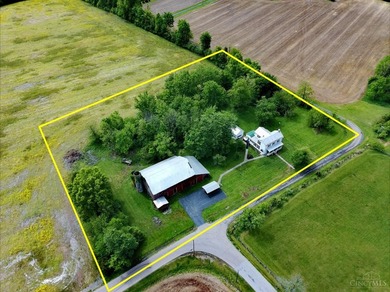 Set on 3+ private acres with a beautiful tree-lined backdrop - photo 22