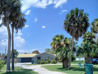 Welcome to 110 Lagoon Ave, a rare double-lot property offering - photo 2