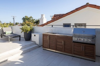 Stunning fully furnished luxury lease featuring a 2 bedroom, 2.5 - photo 24