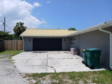 Welcome to 110 Lagoon Ave, a rare double-lot property offering - photo 4