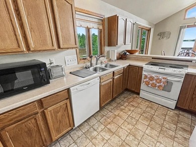 Discover a rare and well-established waterfront vacation rental - photo 35