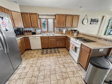 Discover a rare and well-established waterfront vacation rental - photo 42