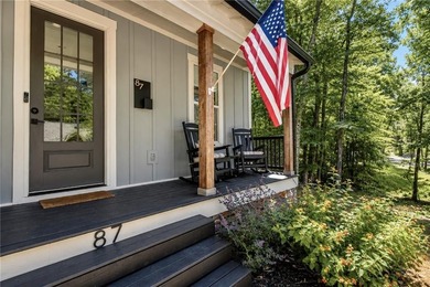Welcome to easy lake and golf course living in the heart of - photo 3
