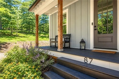 Welcome to easy lake and golf course living in the heart of - photo 4