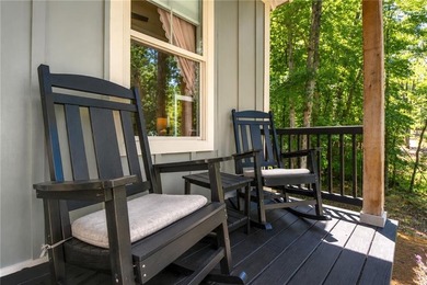 Welcome to easy lake and golf course living in the heart of - photo 5