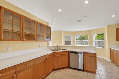 Immaculate 3 bedroom, 2 bathroom home with oversized side entry - photo 11