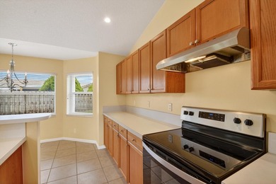 Immaculate 3 bedroom, 2 bathroom home with oversized side entry - photo 14