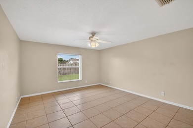 Immaculate 3 bedroom, 2 bathroom home with oversized side entry - photo 20