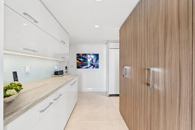 One of the tallest penthouses in the area, located in a - photo 21