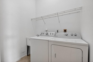 Immaculate 3 bedroom, 2 bathroom home with oversized side entry - photo 27