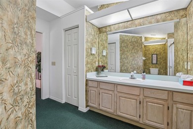 Move right into this well maintained 3 bedroom, 2 bathroom home - photo 31