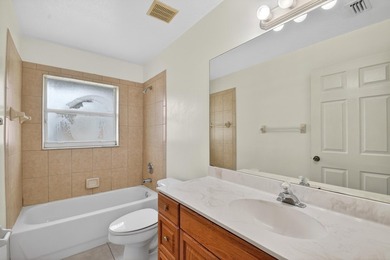 Immaculate 3 bedroom, 2 bathroom home with oversized side entry - photo 31