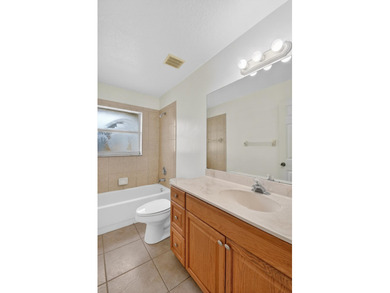 Immaculate 3 bedroom, 2 bathroom home with oversized side entry - photo 32
