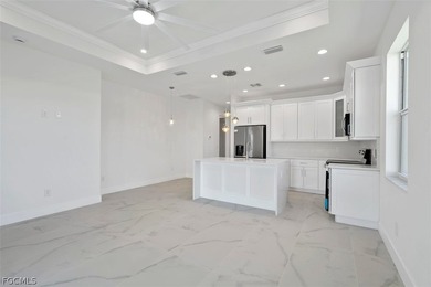 Experience the ultimate Florida lifestyle at 1107 SE 38th St, a - photo 34