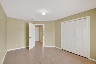Immaculate 3 bedroom, 2 bathroom home with oversized side entry - photo 34