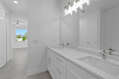 Experience the ultimate Florida lifestyle at 1107 SE 38th St, a - photo 42
