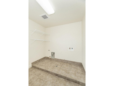 Welcome to this stunning Granville-built Spanish Bay model - photo 57