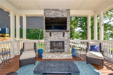 Experience Lake Martin living in this beautifully designed - photo 6